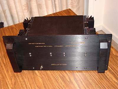 sumo02.jpg (32927 bytes)